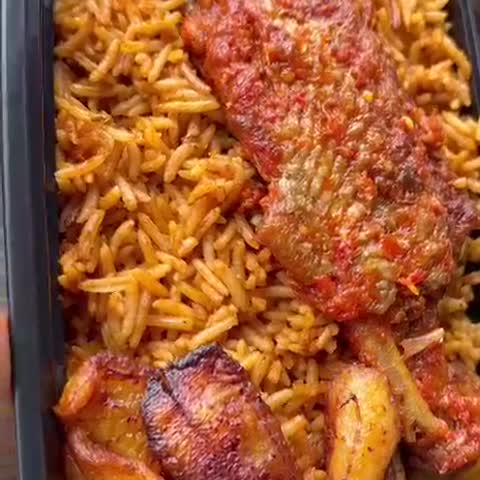 smokey party jollof by Haleemah Olokodana