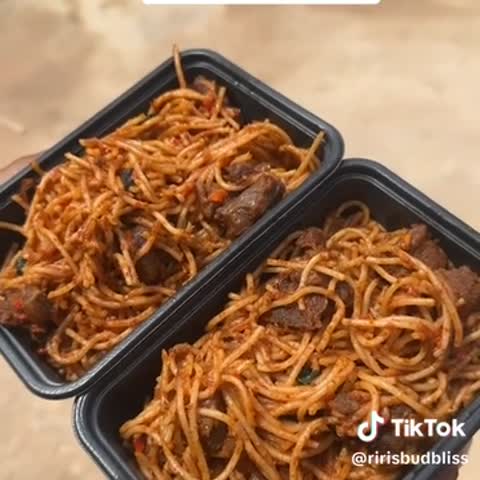 beef jollof pasta by Adediji Elizabeth