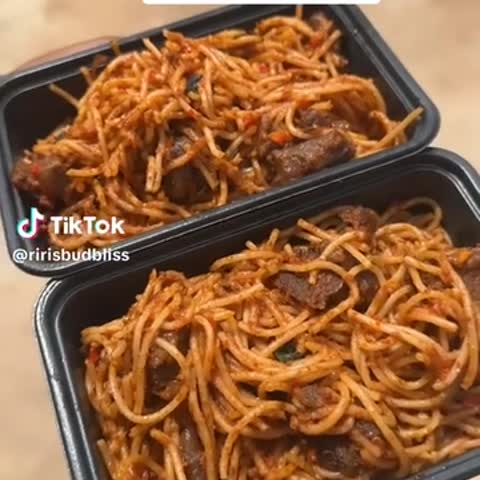 beef Jollof pasta by Adediji Elizabeth