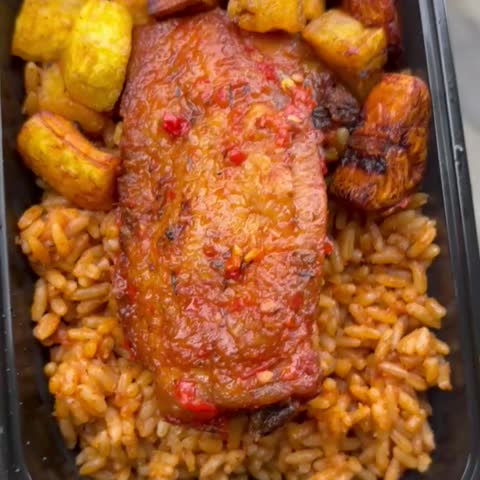 Smokey party jollof by Haleemah Olokodana
