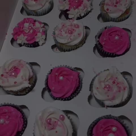 Cupcakes of 12 by Adepeju Aladeleminu